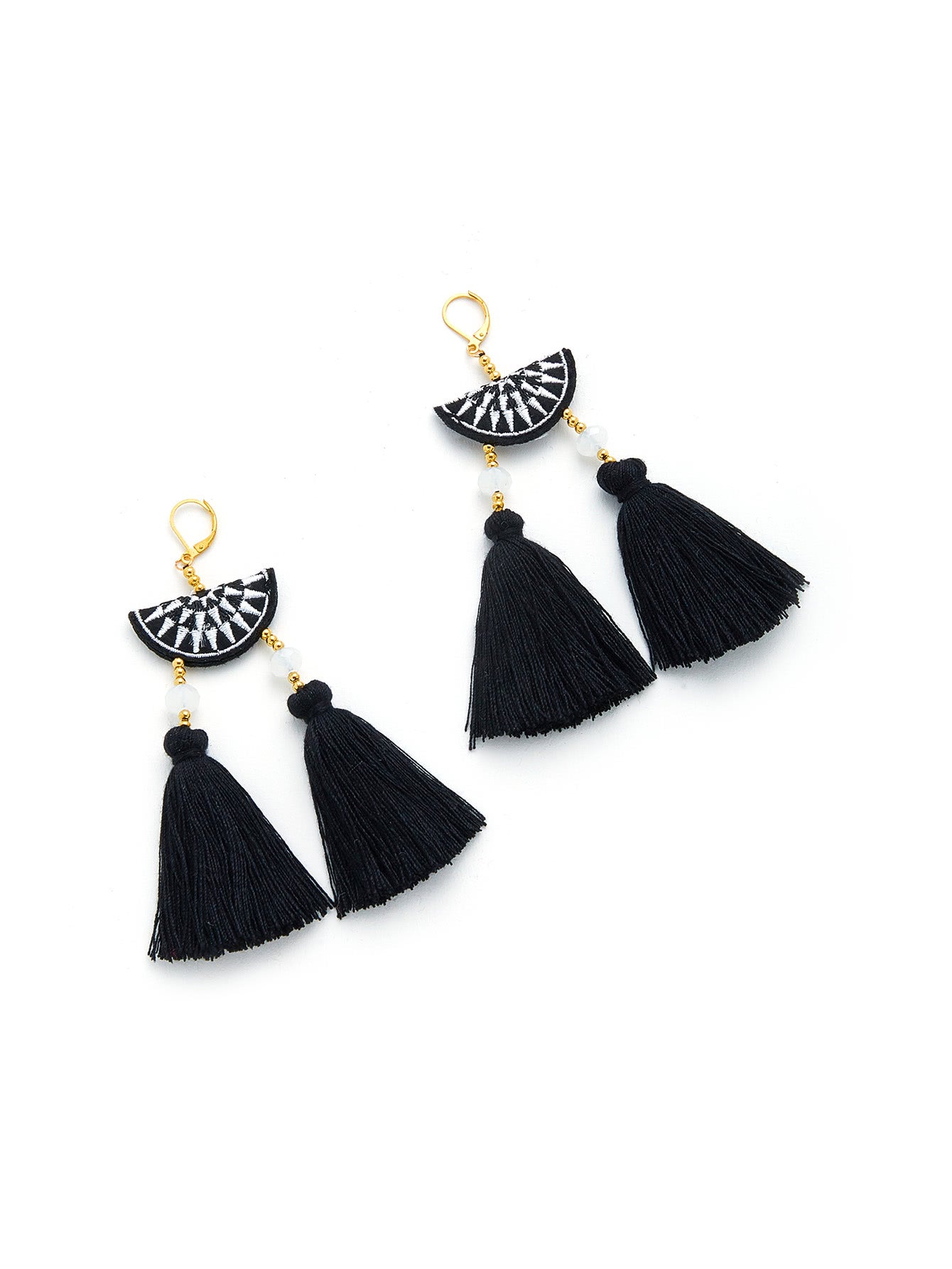 Hung Up On A Dream Earrings - Bl/Wh