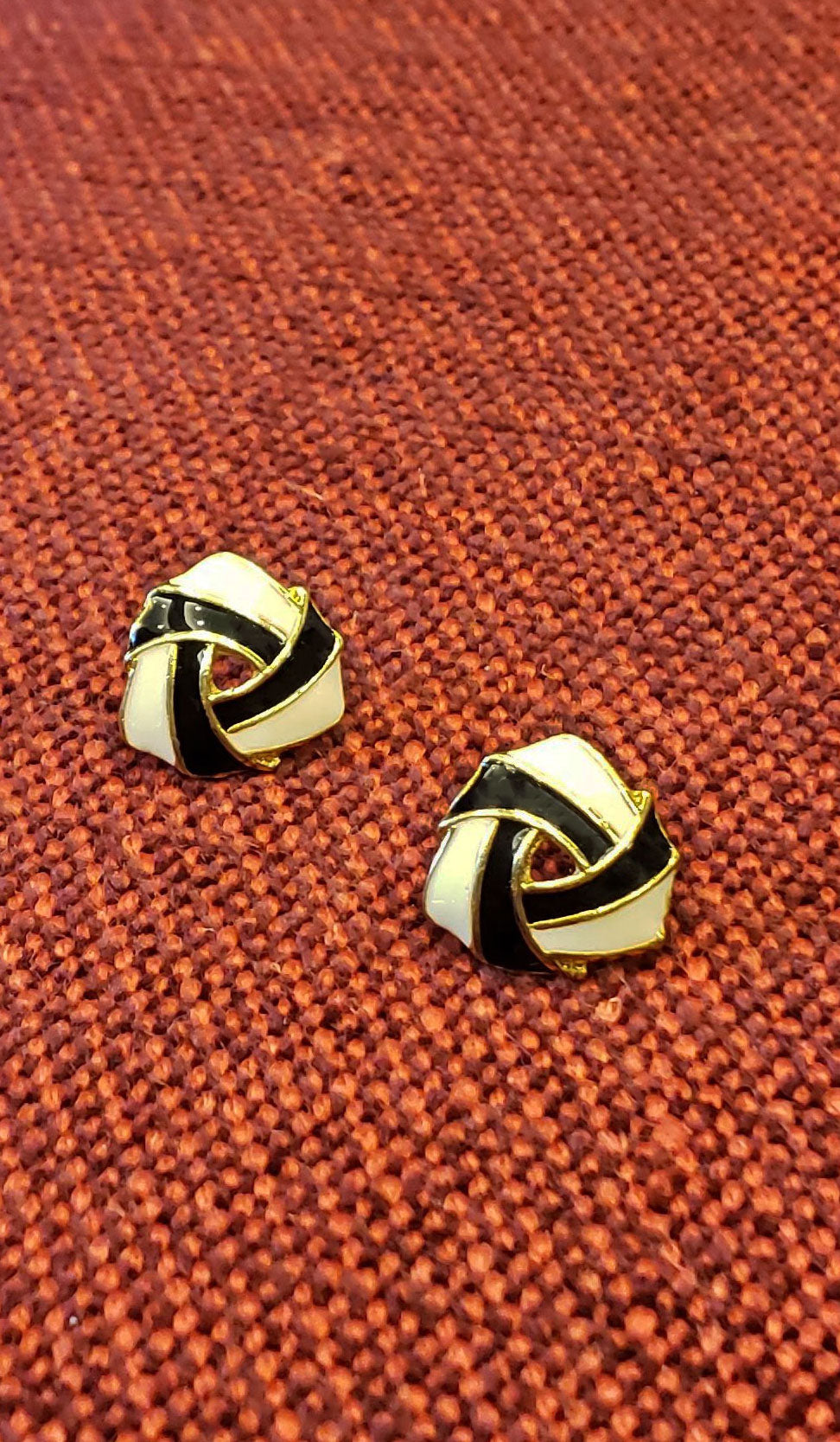Vintage Black/White/Gold Enamel Cloisonné Knot Earrings