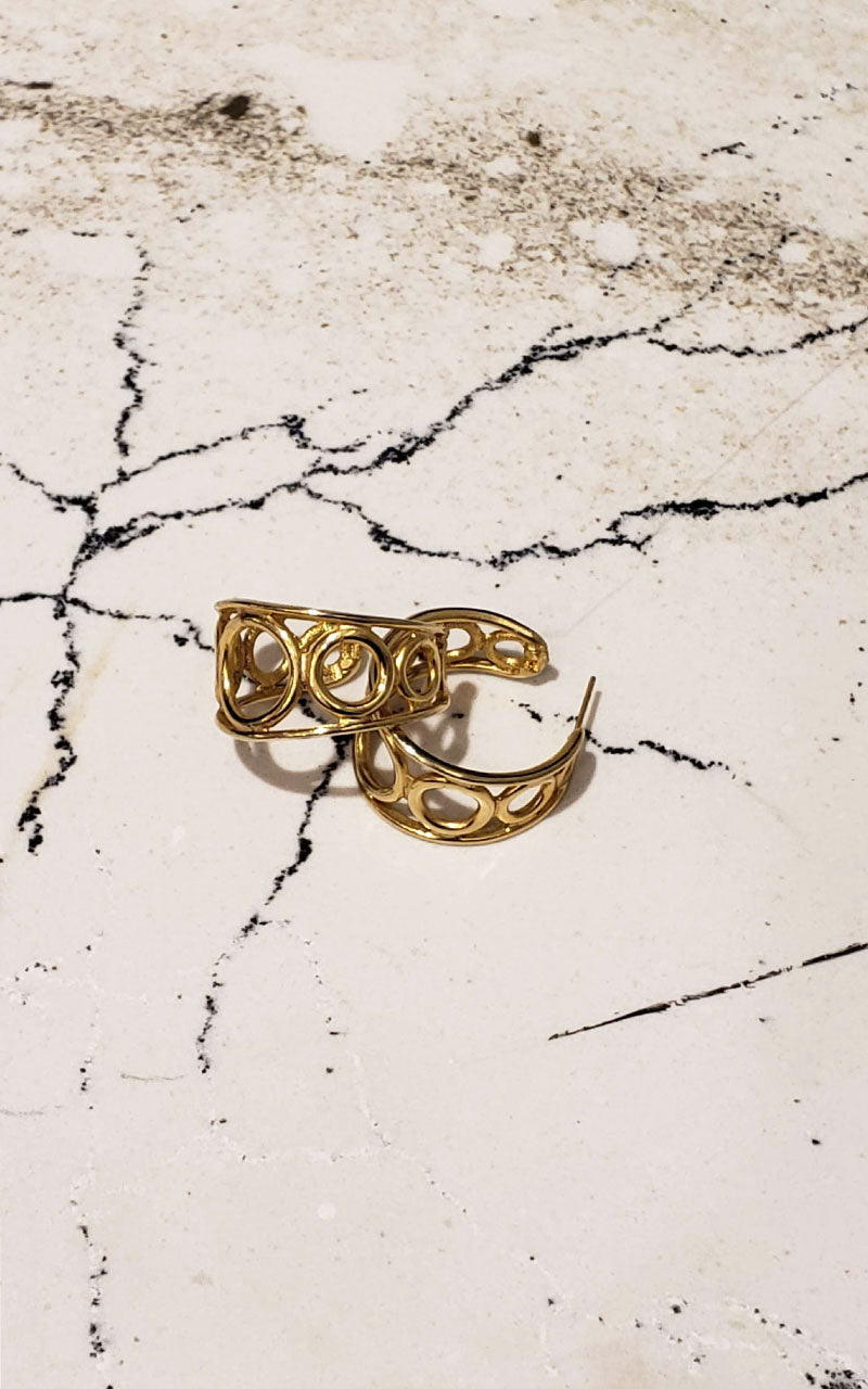 80s Circles in Gold Hoop Earrings