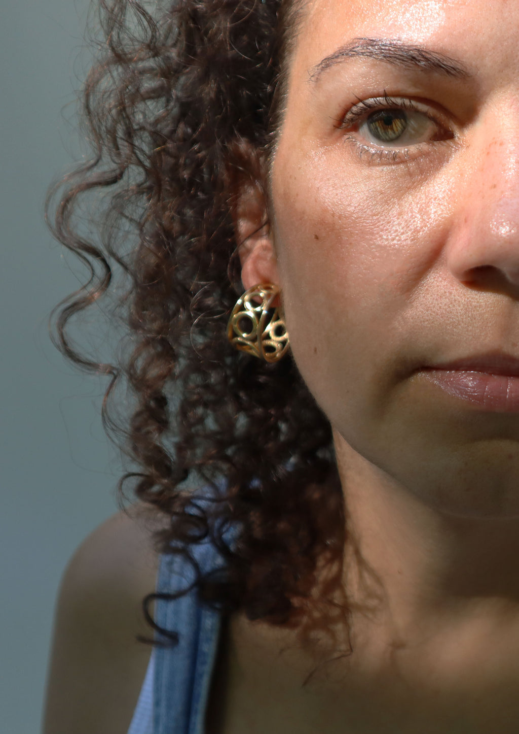 80s Circles in Gold Hoop Earrings