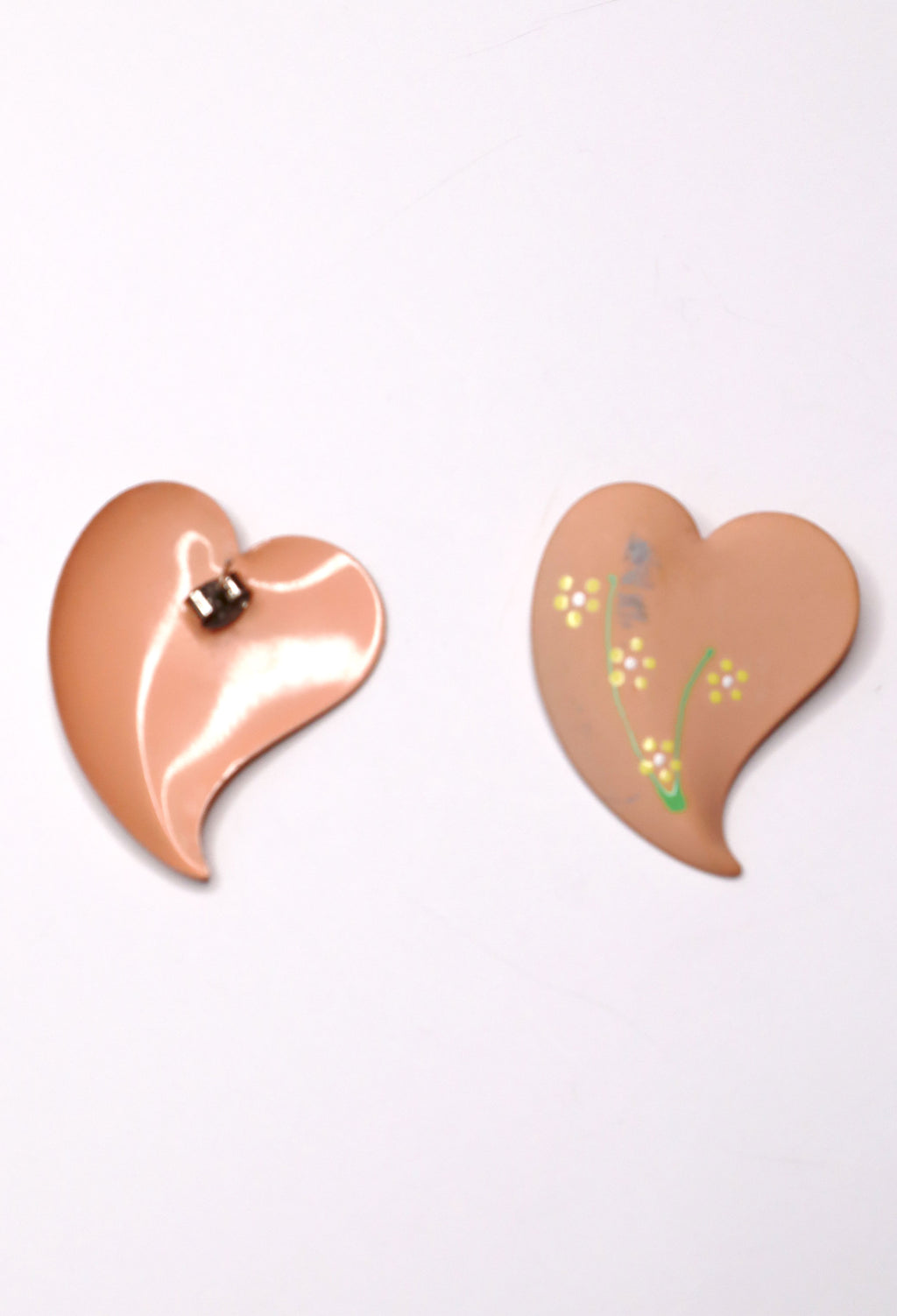 Vintage 70s Peachy Heart Earrings