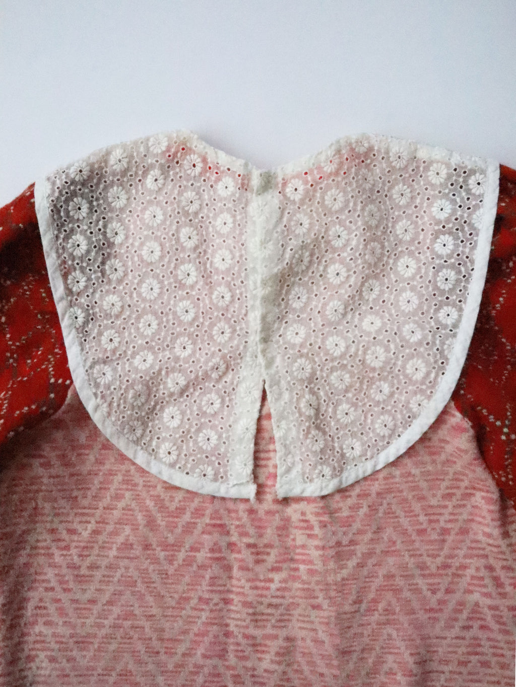 Vintage Curved Peter Pan Collar