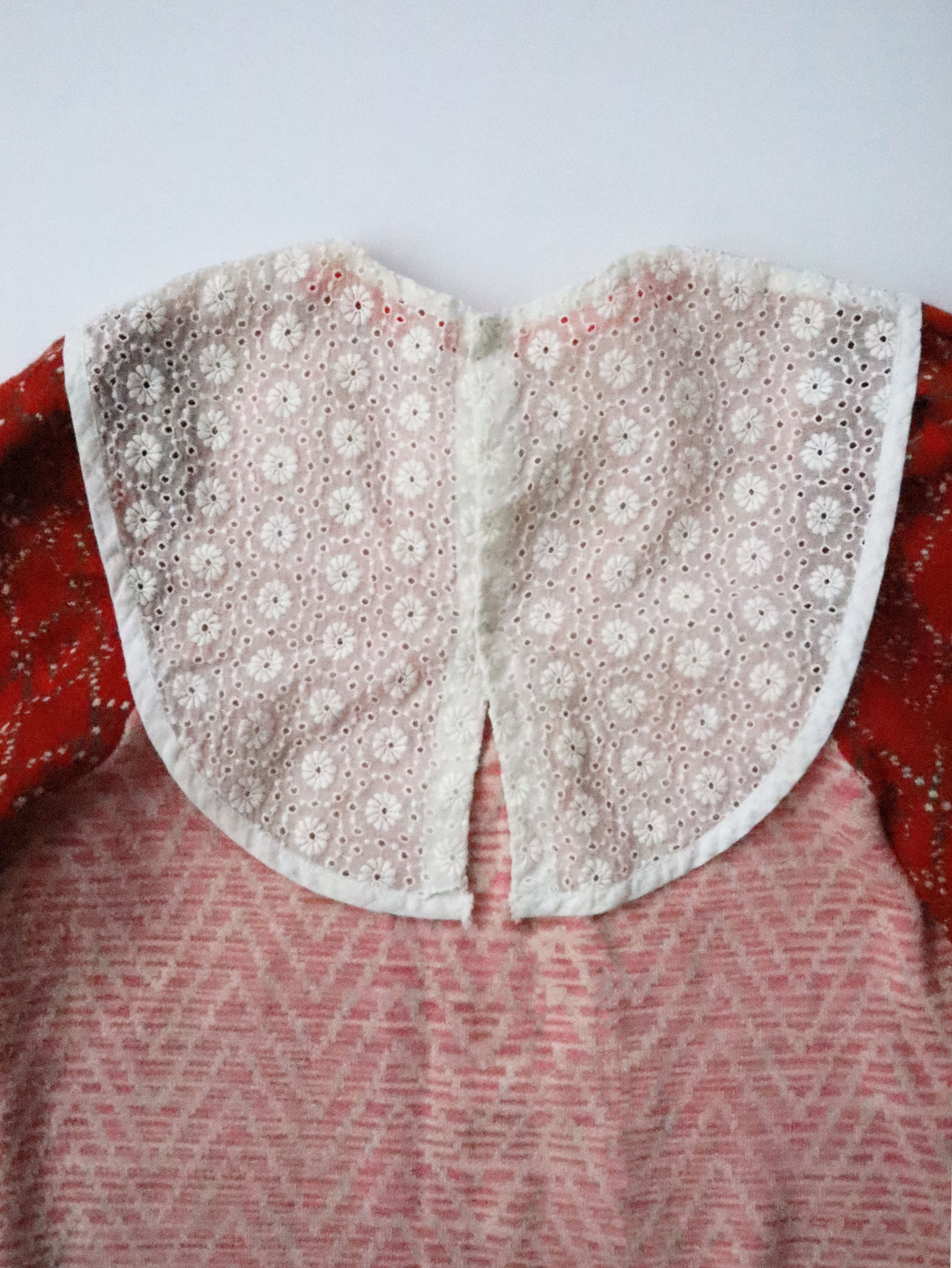 Vintage Curved Peter Pan Collar
