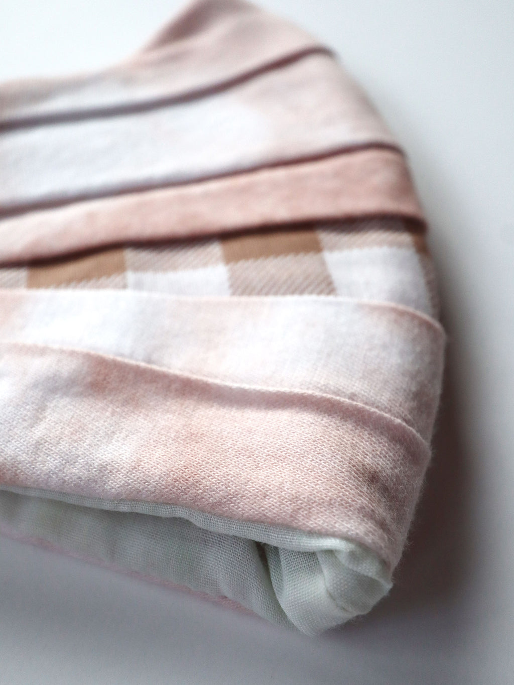 Pleated Knit Tie Dye w/Plaid Insert Mask