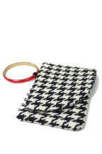 Dream Team Wristlet - black/cream houndstooth
