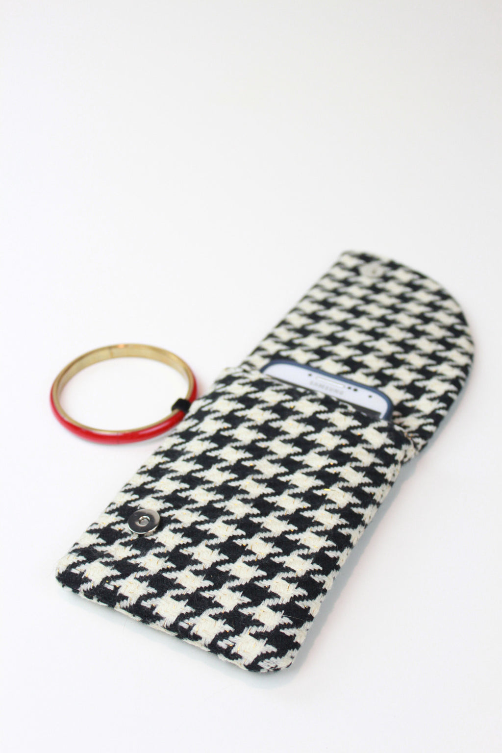 Dream Team Wristlet - black/cream houndstooth