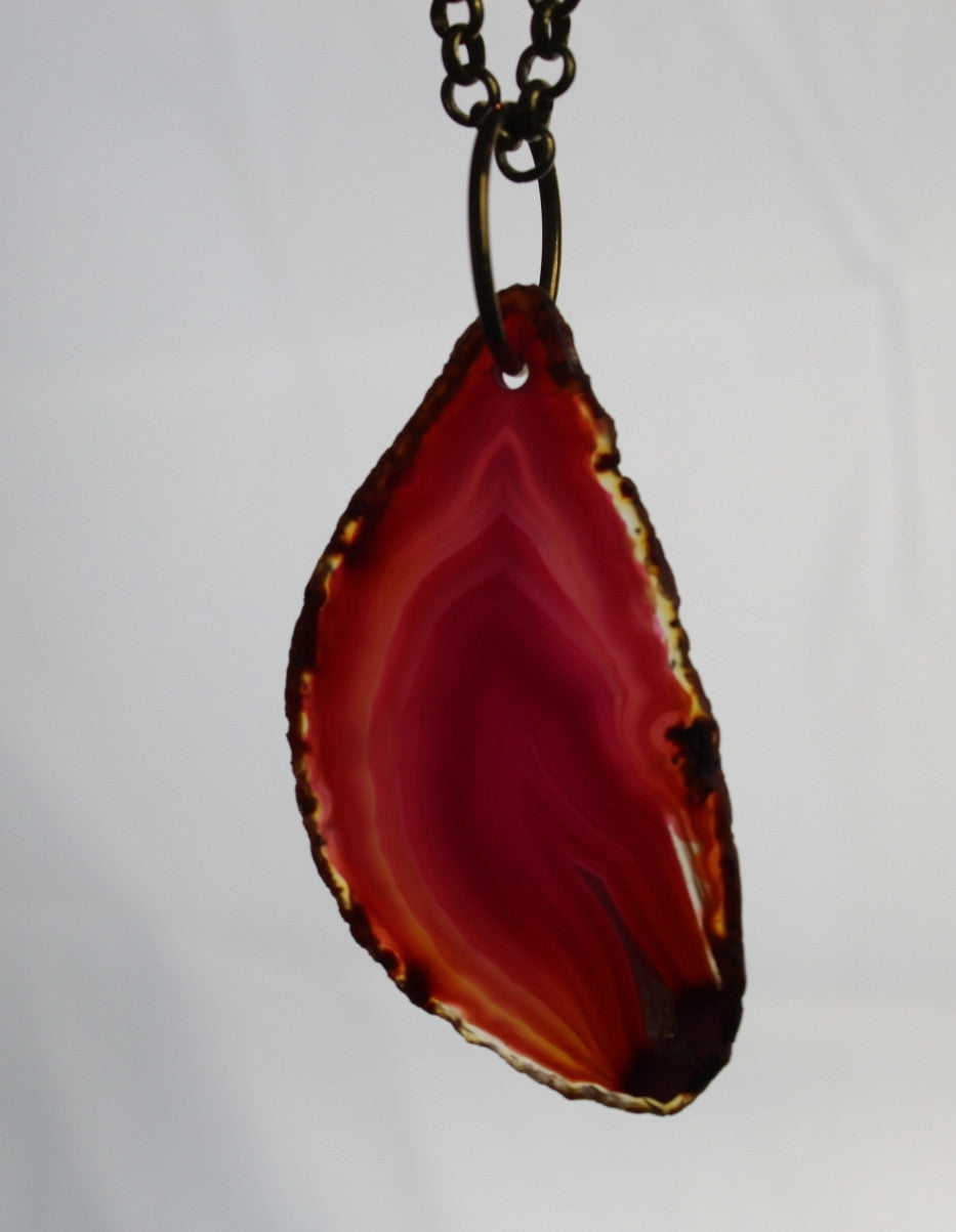 Cenotes Fuchsia Agate Slice Necklace