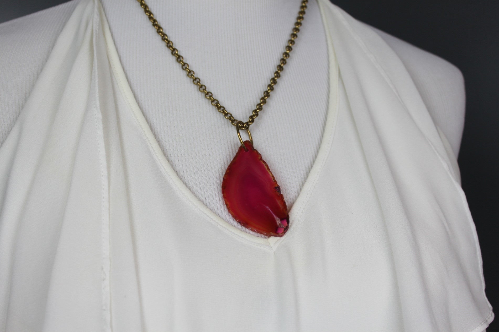 Cenotes Fuchsia Agate Slice Necklace