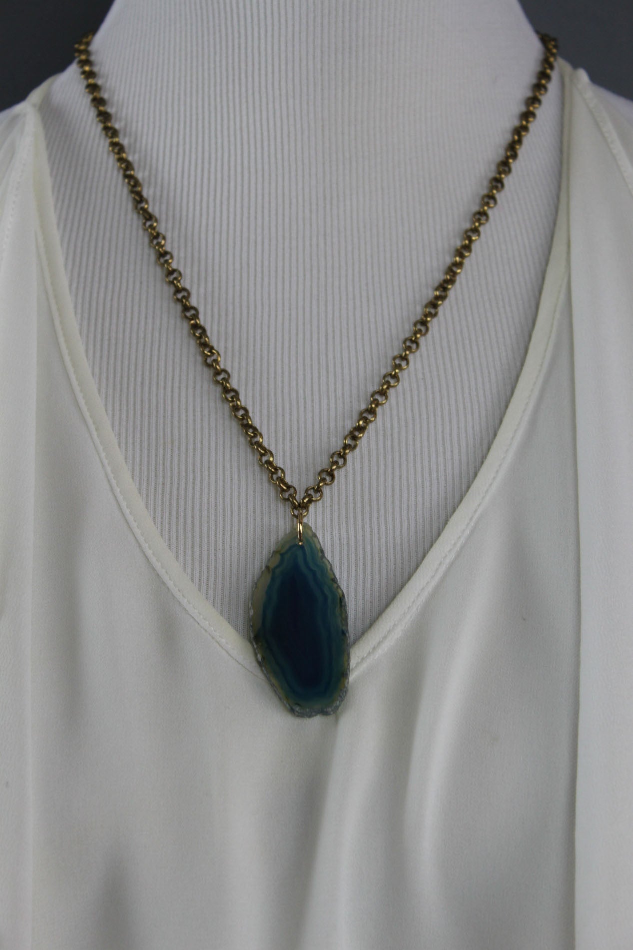 Cenotes Teal Agate Slice w/Antique Gold Chain