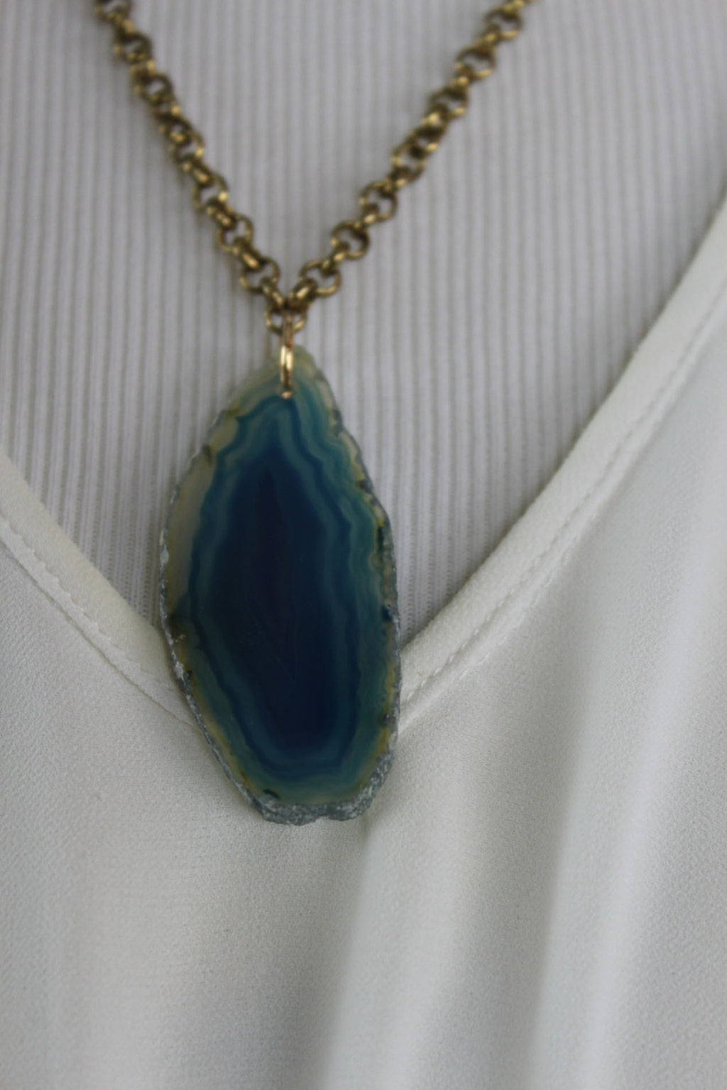 Cenotes Teal Agate Slice w/Antique Gold Chain