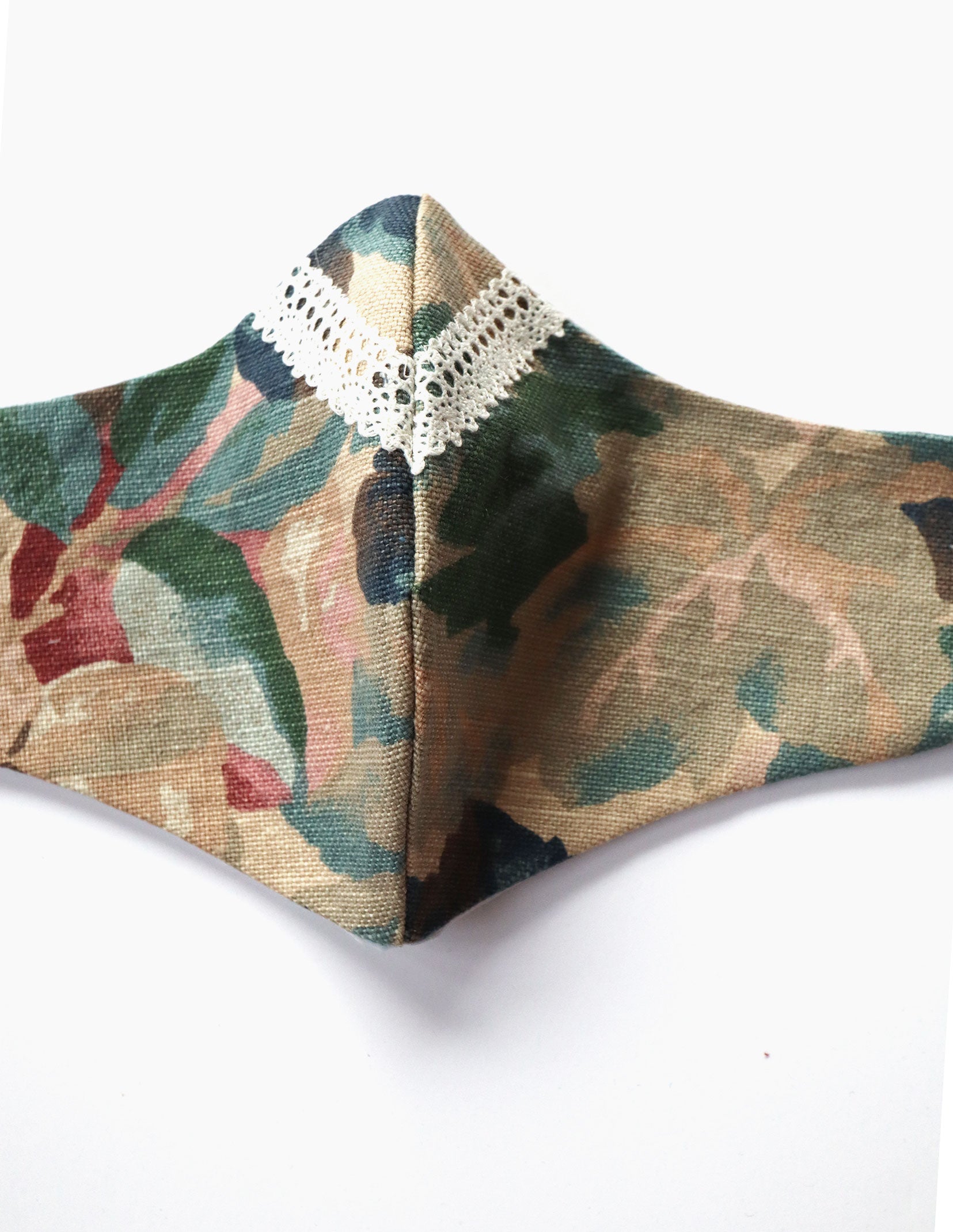 Reversible Romantic Floral Mask w/Vintage Lace Trim