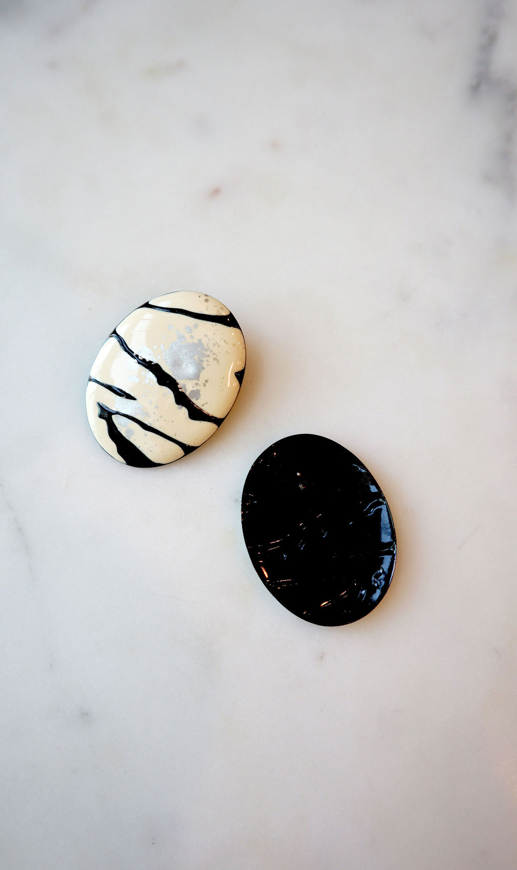80s Cream & Black Splatter Paint Earrings