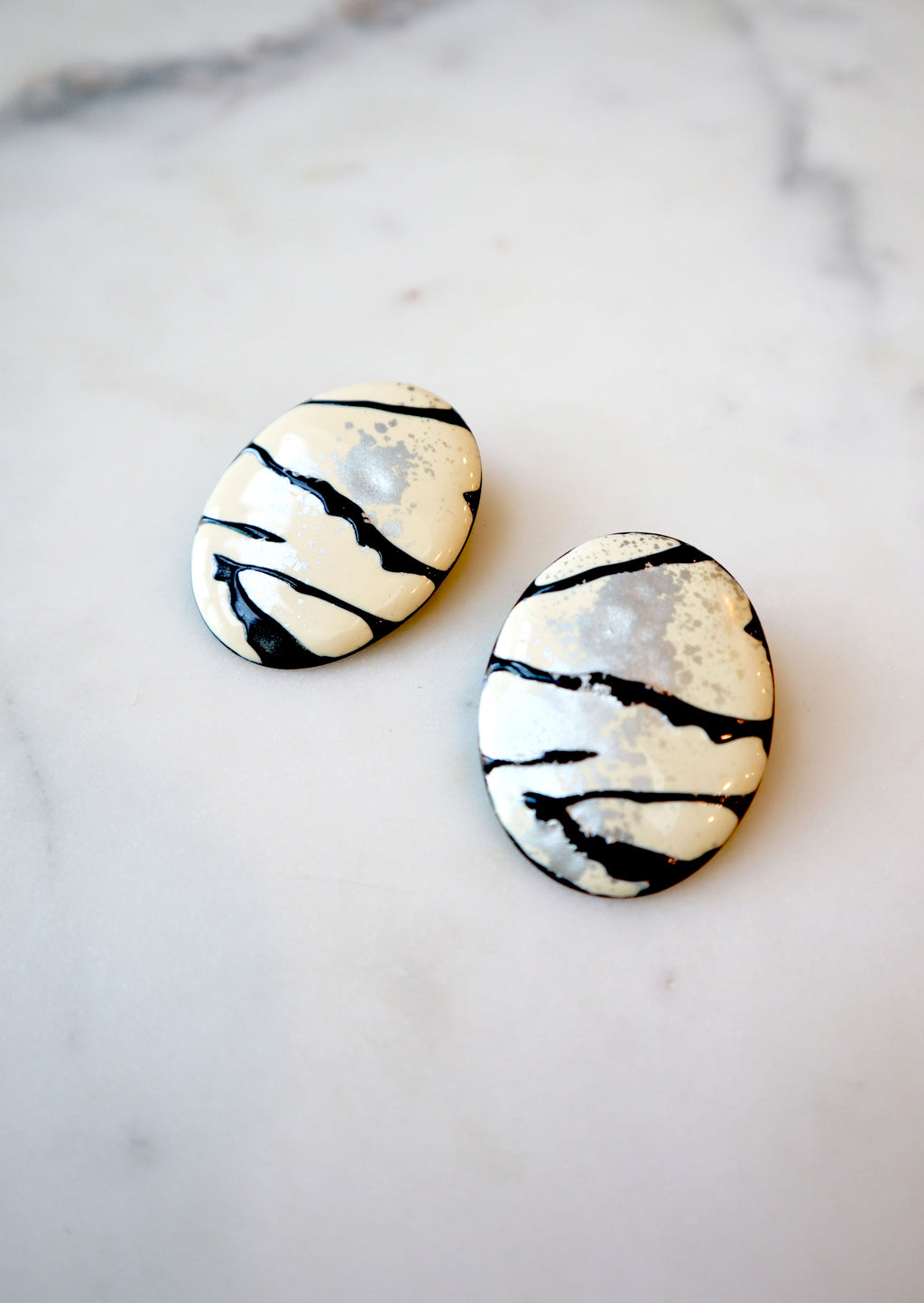 80s Cream & Black Splatter Paint Earrings